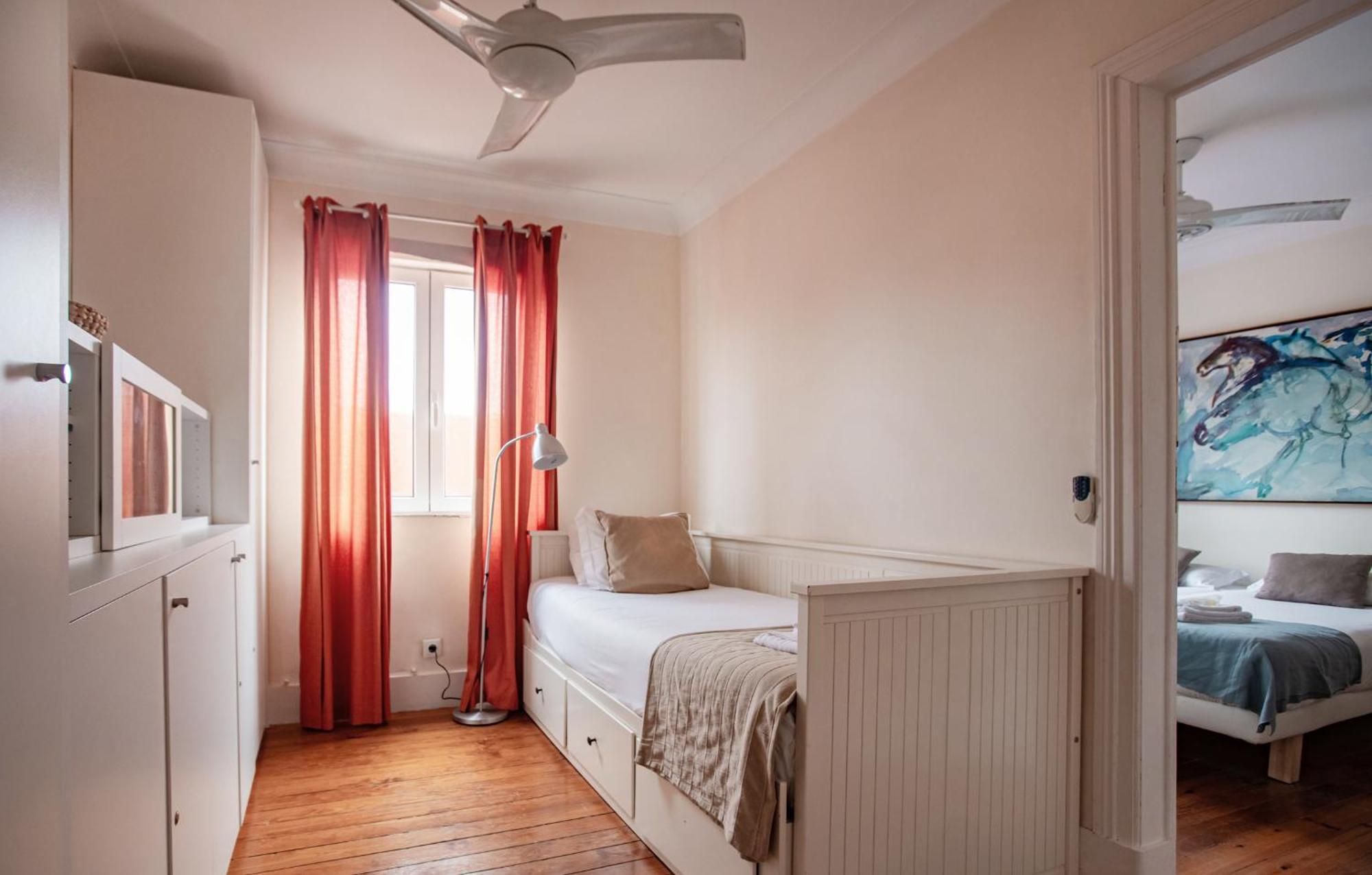 Gasthof Large Family Flat In Campo De Ourique Lissabon